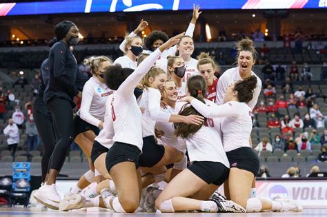 what happened to the wisconsin volleyball team|Badgers fall in National Semifinal 